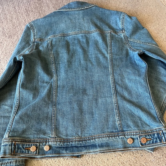 Old Navy distressed denim jean jacket size medium - Picture 3 of 5